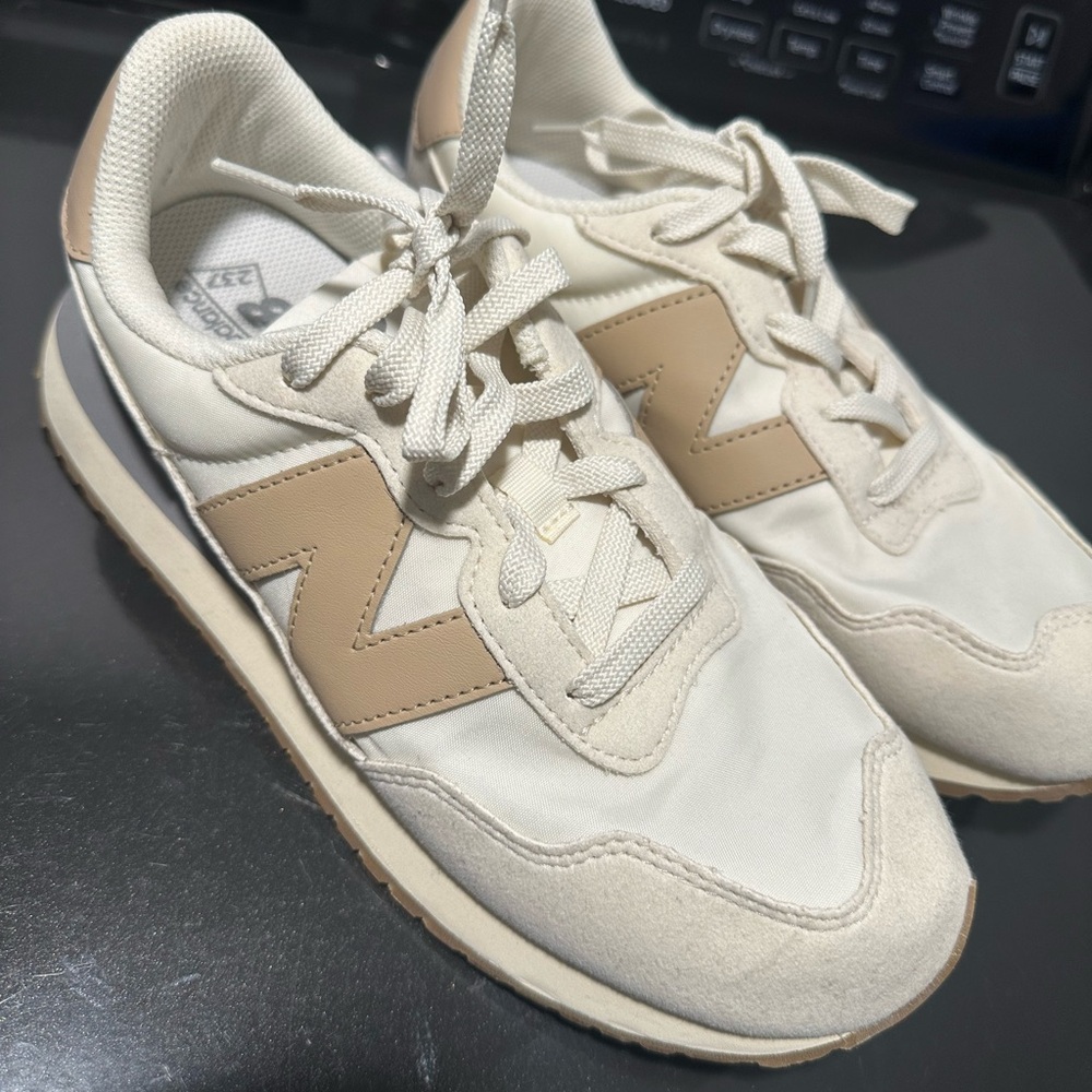 New Balance 237 Sneakers